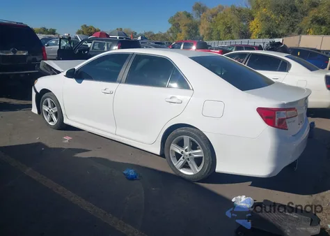 2014 Toyota Camry Se z USA, uszkodzony, nr VIN 4T1BF1FK5EU329231